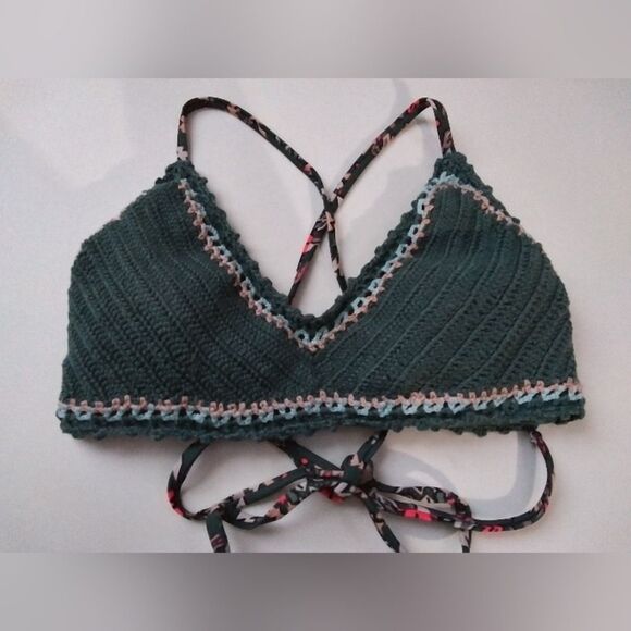 Xhilaration Crochet Bikini Top Size Medium - Picture 1 of 4